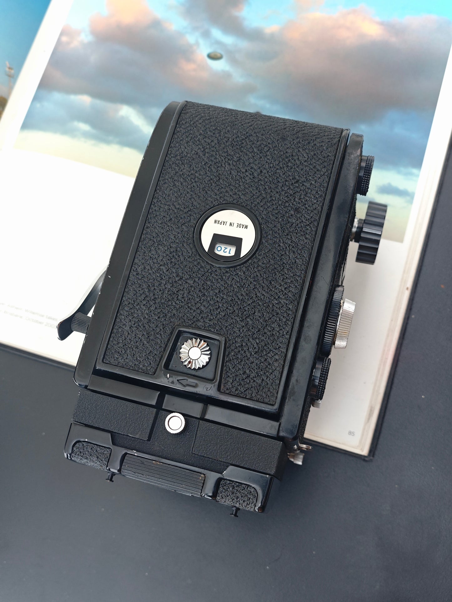 *READ* Mamiya C330 Professional with Mamiya-Sekor DS 105mm F3.5 Blue Dot