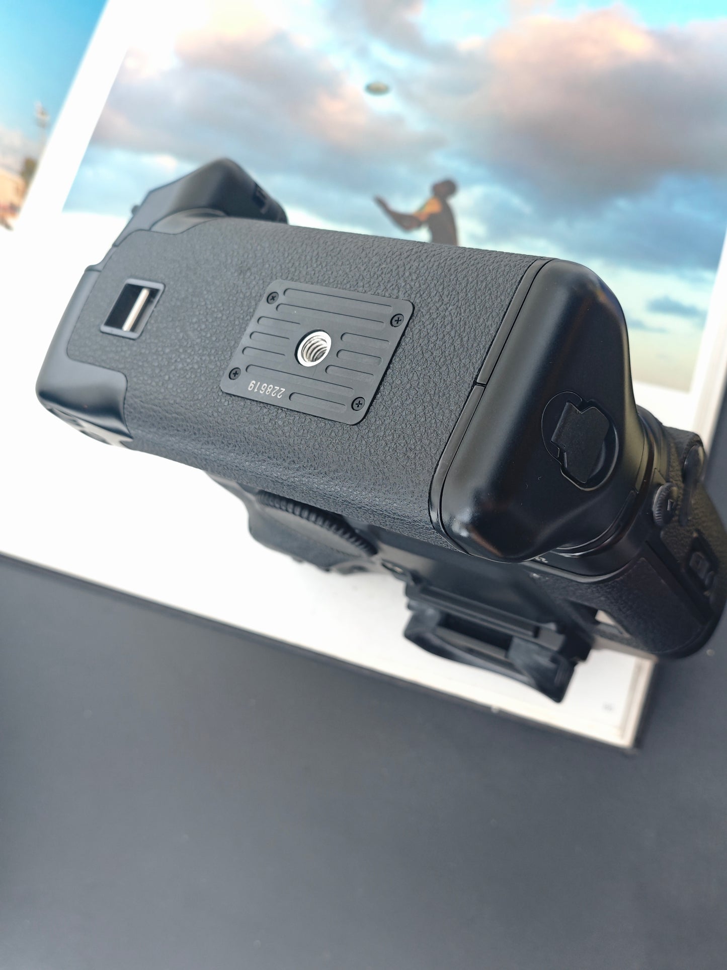 Canon EOS-1V with PB-E2