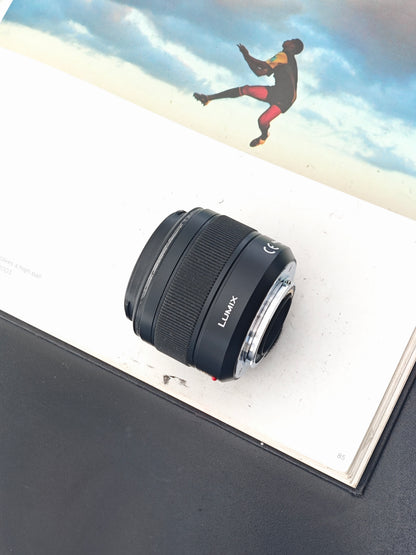 Panasonic lumix Leica DG Summilux 25mm F1.4 (H-X025)