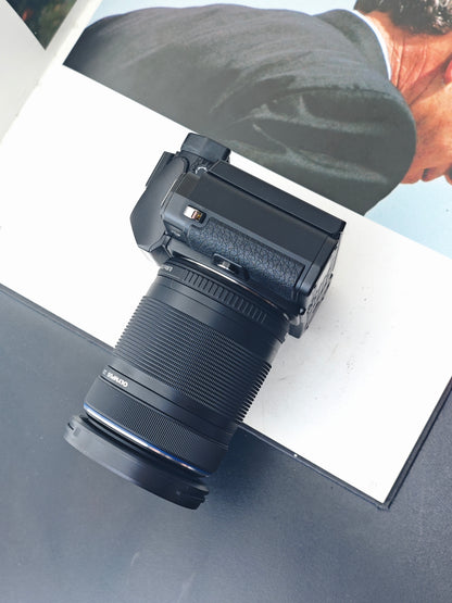 Used Olympus OM-D E-M10II with Double Zoom Kit
