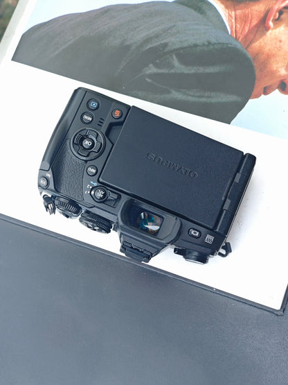 Used Olympus OM-D E-M1 Mark II body Digital Camera [+4FS1, with box]