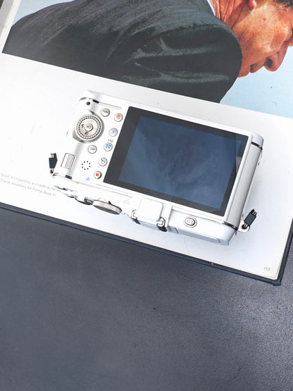 *READ* Used Olympus PEN E-P3 white with M.Zuiko Digital 14-42mm F3.5-5.6 II R MSC