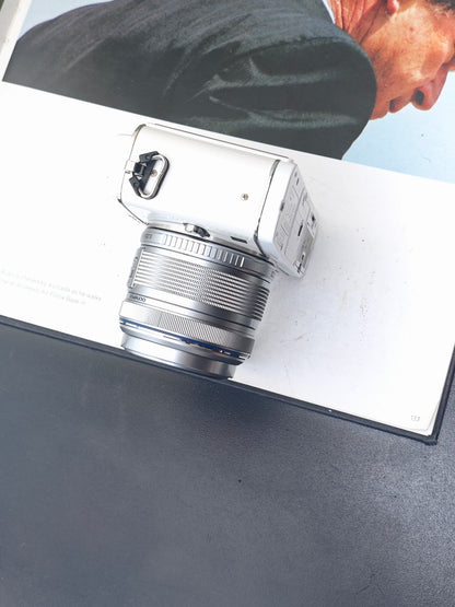 *READ* Used Olympus PEN E-P3 white with M.Zuiko Digital 14-42mm F3.5-5.6 II R MSC