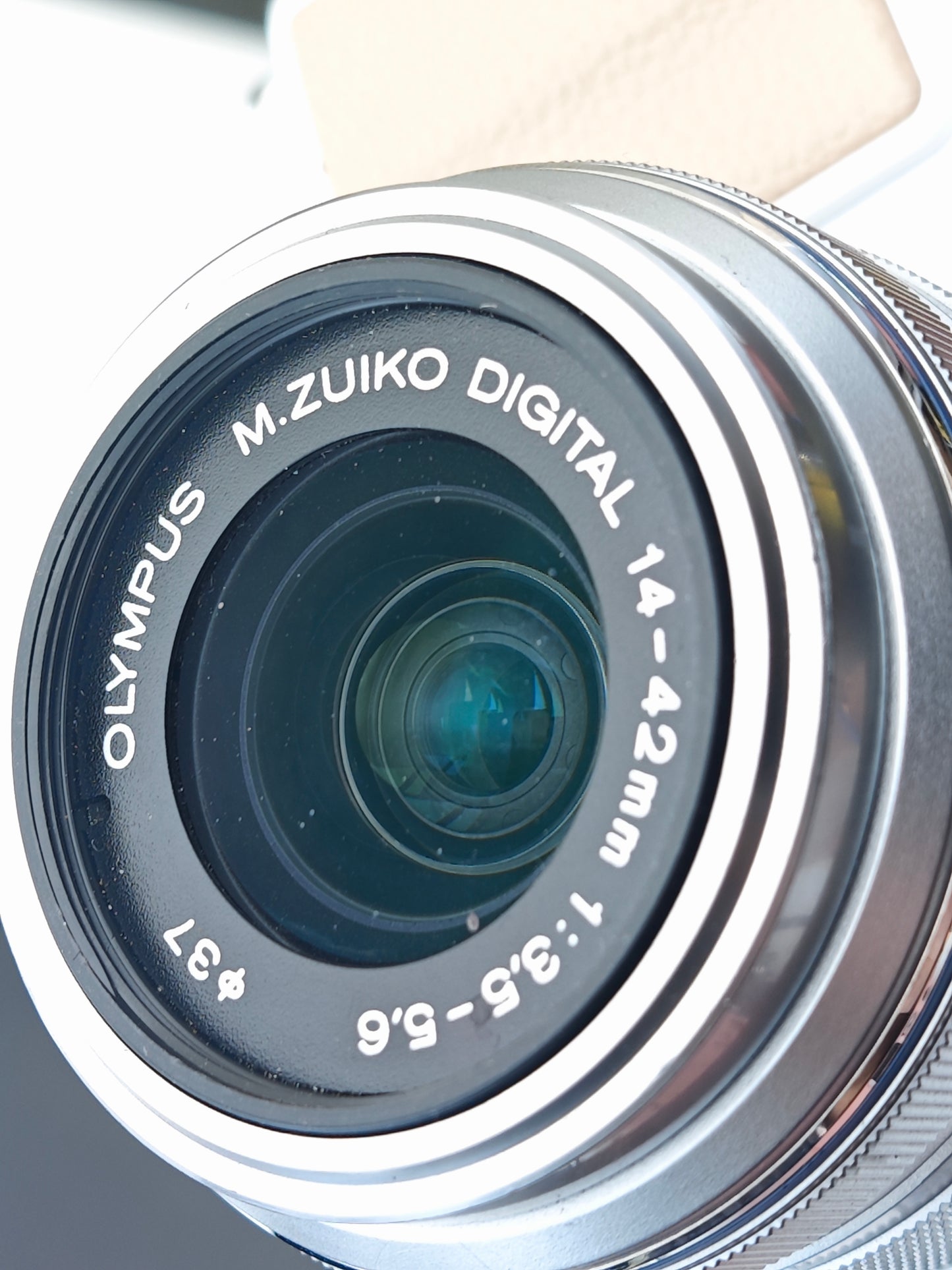*READ* Used Olympus PEN E-P3 white with M.Zuiko Digital 14-42mm F3.5-5.6 II R MSC
