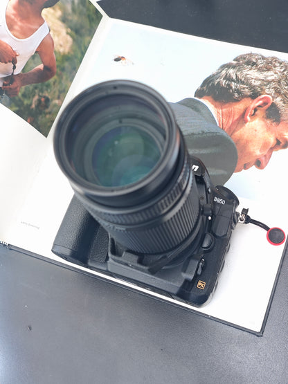 Used Nikon D850 with Nikon AF Nikkor 75-300mm F4.5-5.6 [No charger]