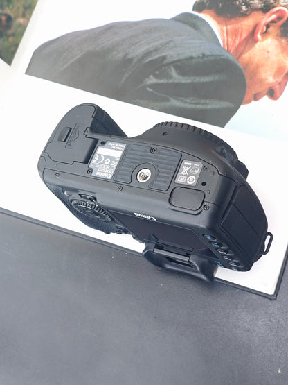 Used Canon EOS 7D body Digita Camera [with box]