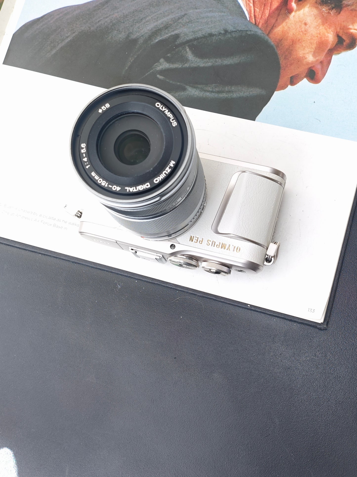 Used Olympus PEN E-PL9 white with Double Zoom Kit Digital Camera