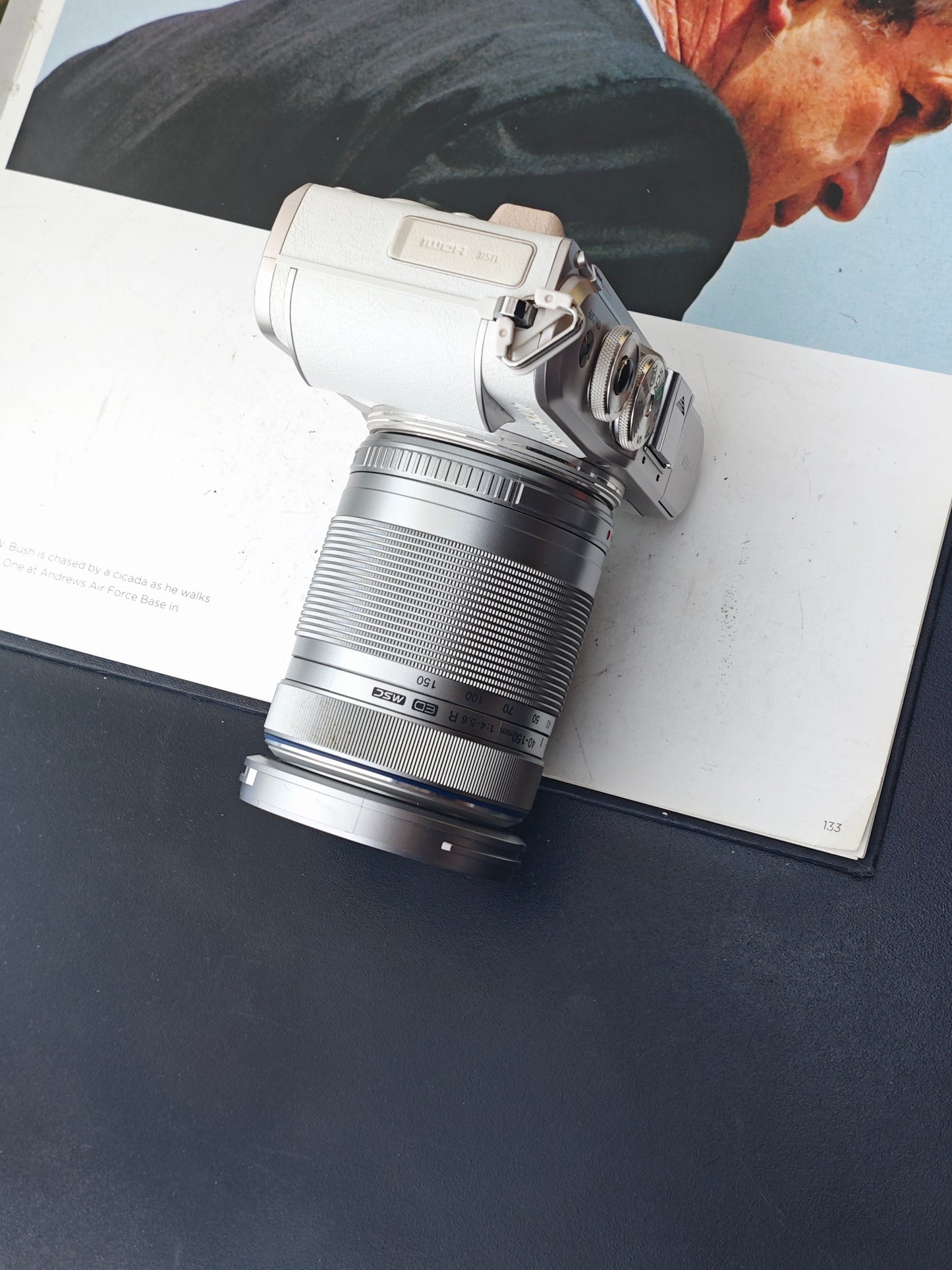 Used Olympus PEN E-PL9 white with Double Zoom Kit Digital Camera