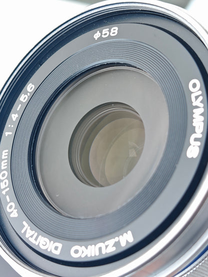 Used Olympus PEN E-PL9 white with Double Zoom Kit Digital Camera