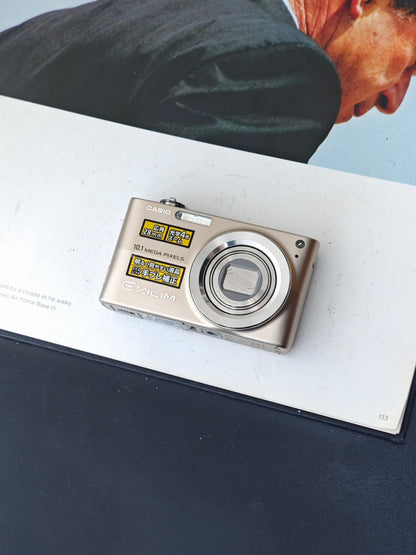 Used Casio EXILIM EX-Z200 gold Digital Camera [No charger] #13014461A