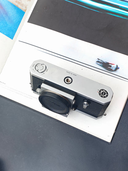 Nikon F Nippon Kogaku Eyelevel body