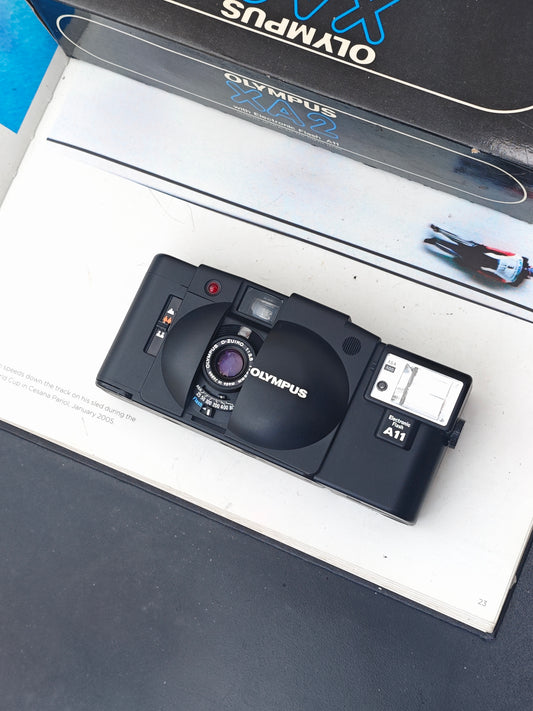 *READ* Olympus XA2 with A11 flash black [with box]