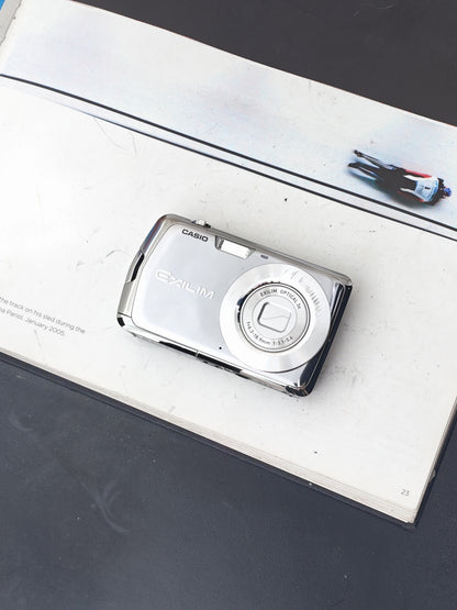 Used Casio EXILIM EX-Z1 silver Digital Camera [with box]