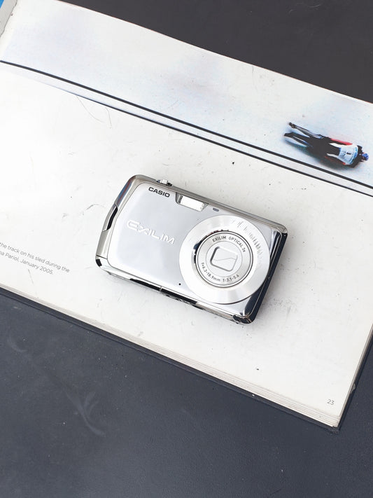 Used Casio EXILIM EX-Z1 silver Digital Camera [with box]