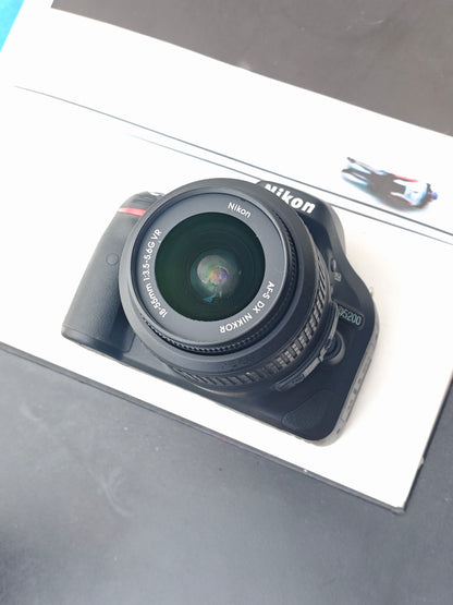 Used Nikon D5200 red with AF-S DX Nikkor 18-55mm F3.5-5.6 G VR [with box]
