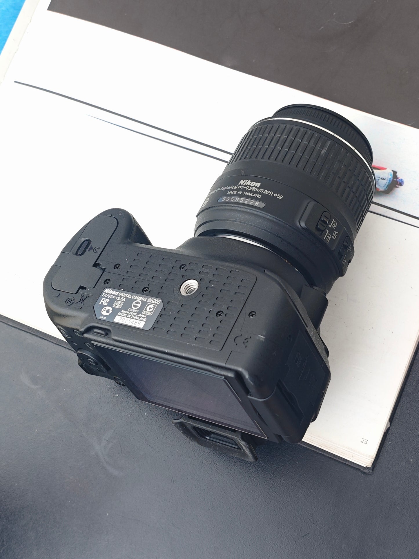 Used Nikon D5200 red with AF-S DX Nikkor 18-55mm F3.5-5.6 G VR [with box]
