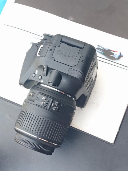 Used Nikon D5200 red with AF-S DX Nikkor 18-55mm F3.5-5.6 G VR [with box]