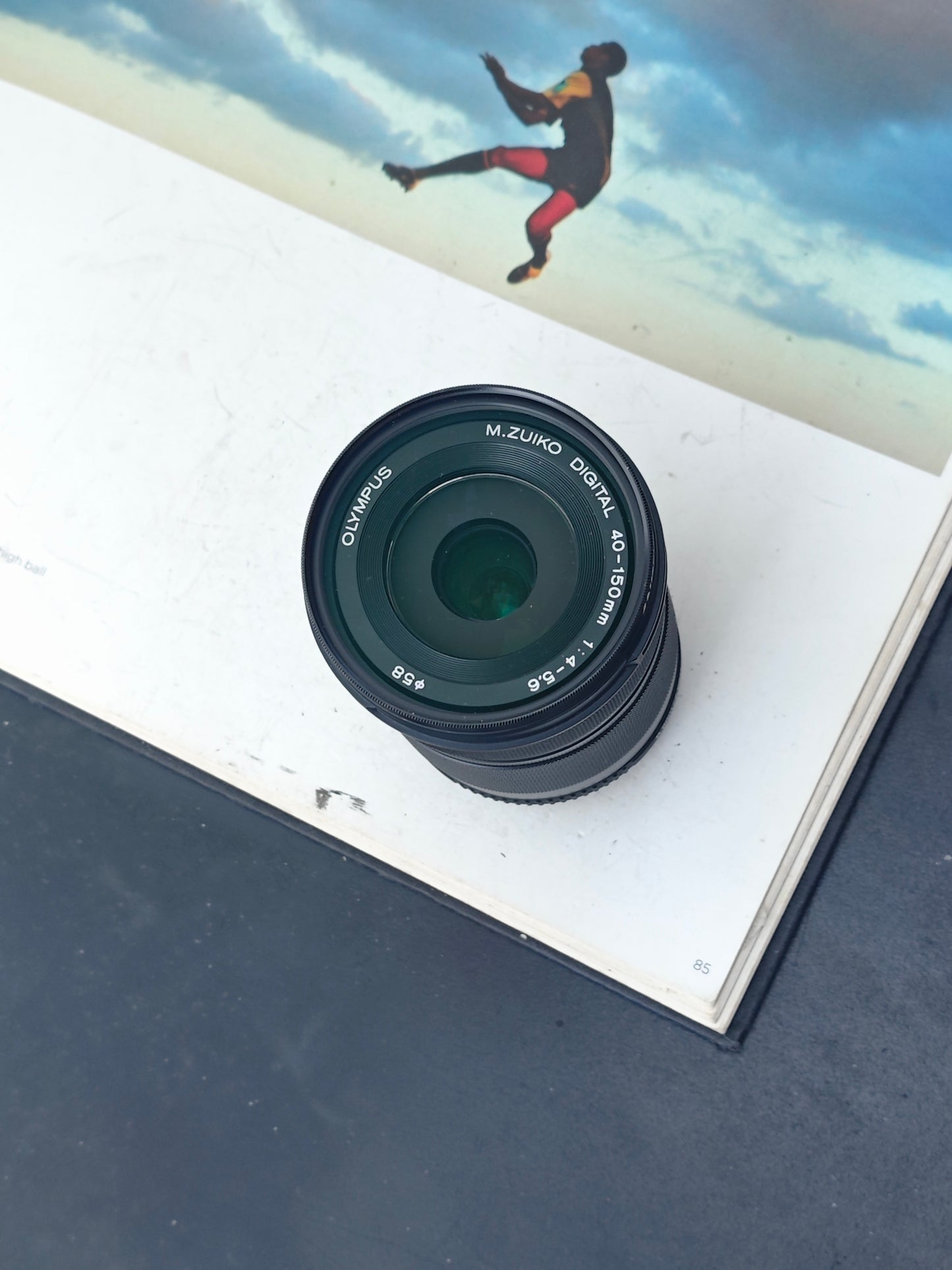 Used Olympus OM-D E-M10 with Double Zoom kit [No charger]