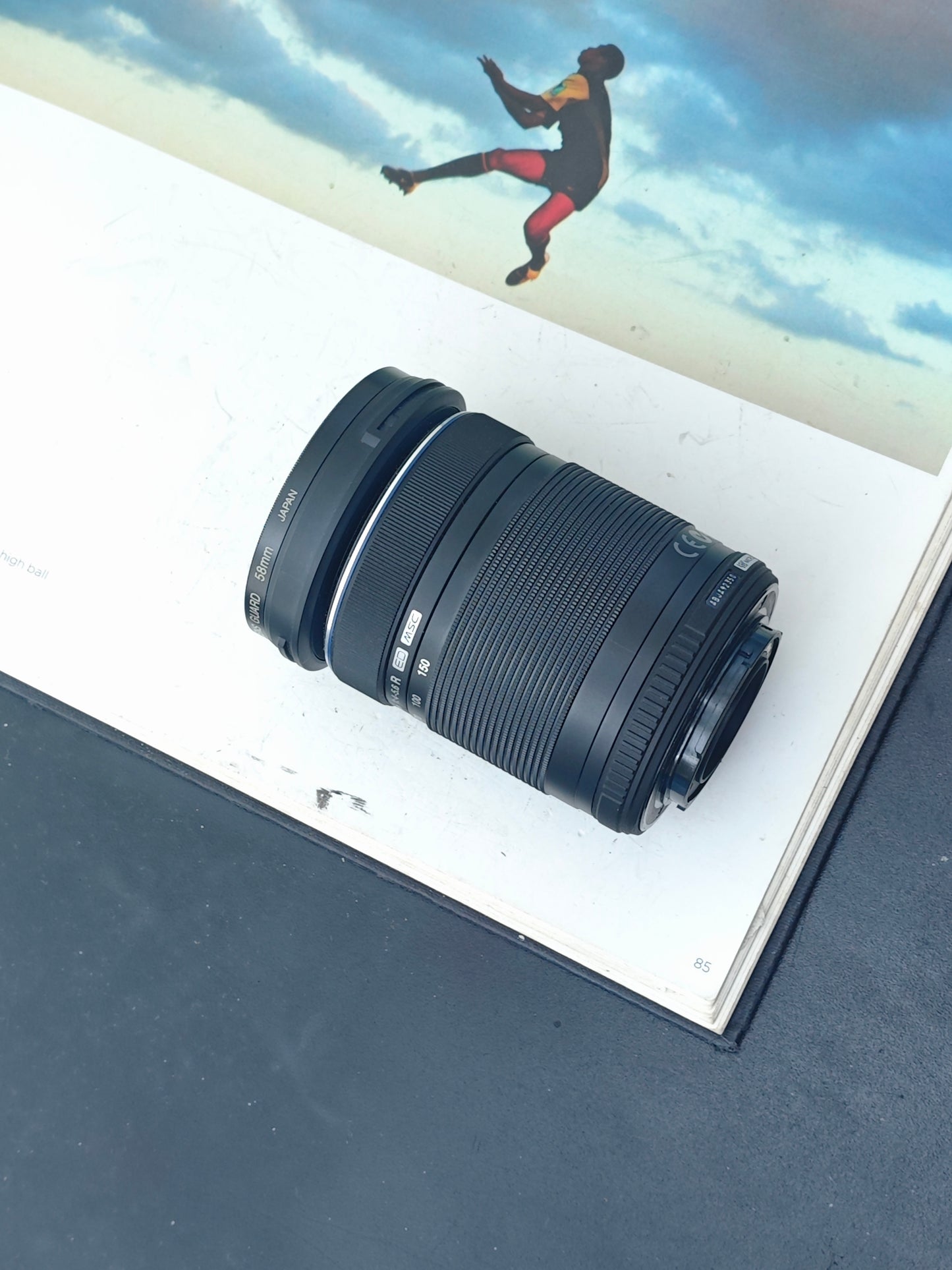 Used Olympus OM-D E-M10 with Double Zoom kit [No charger]