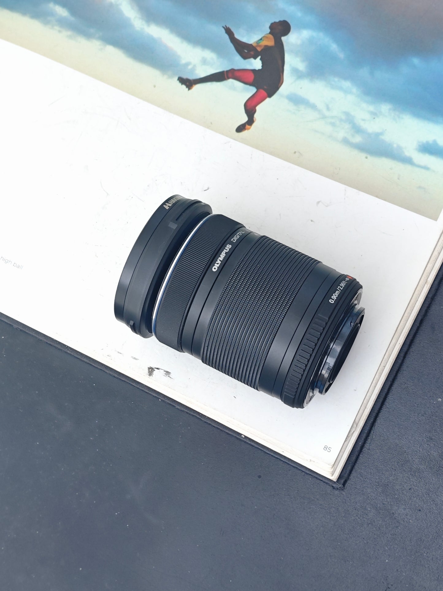 Used Olympus OM-D E-M10 with Double Zoom kit [No charger]