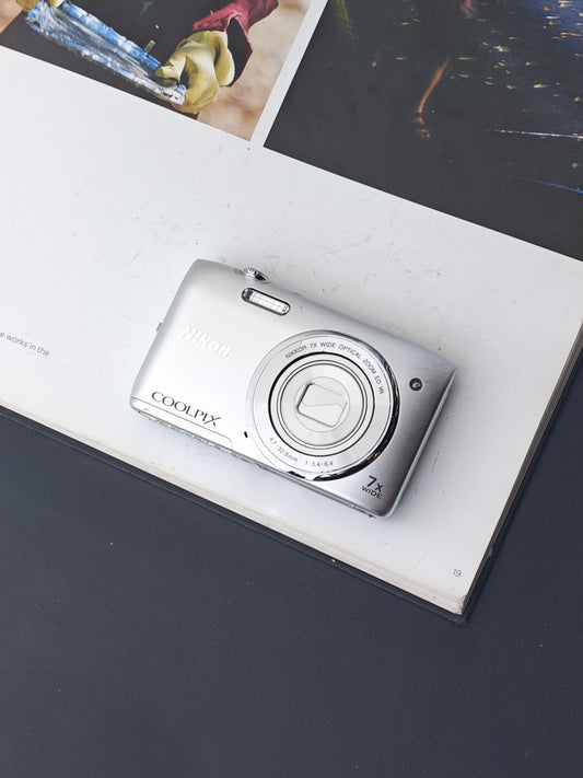 Used Nikon Coolpix S3500 silver Digital Camera [No charger] #20000471