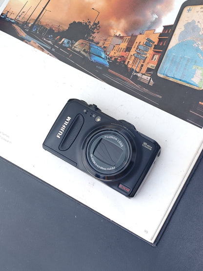 Used Fujifilm FinePix F600 EXR black Digital Camera