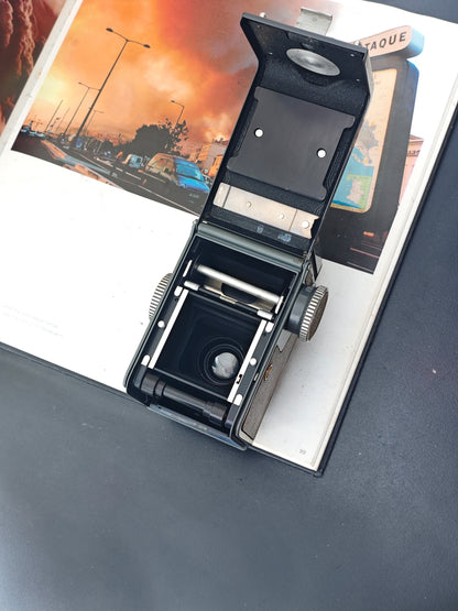 Rolleiflex 4x4 Baby Gray (Film 127)
