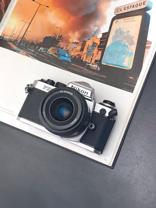 Nikon FE2 silver with AF Nikkor 35mm F2 D
