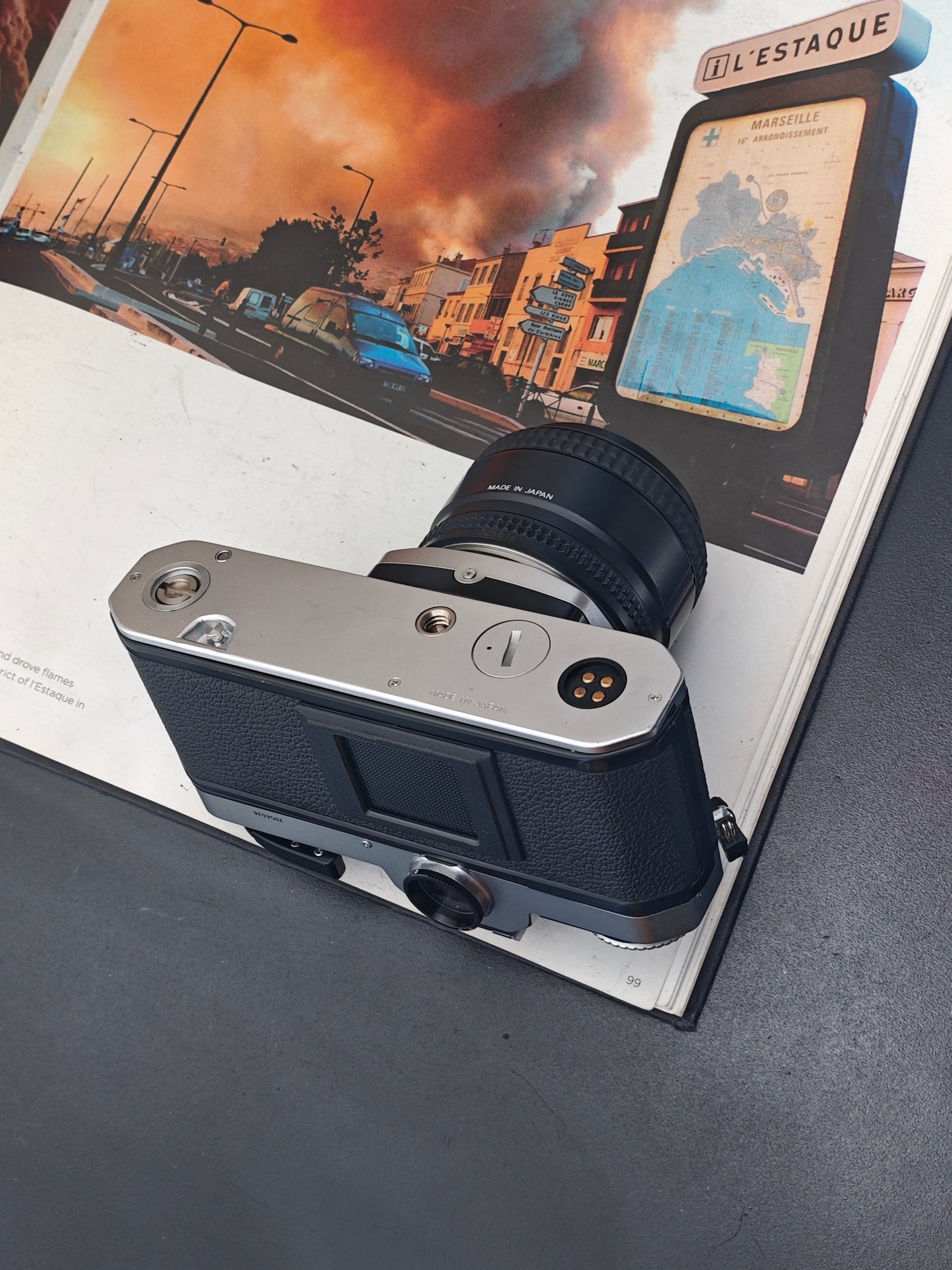 Nikon FE2 silver with AF Nikkor 35mm F2 D