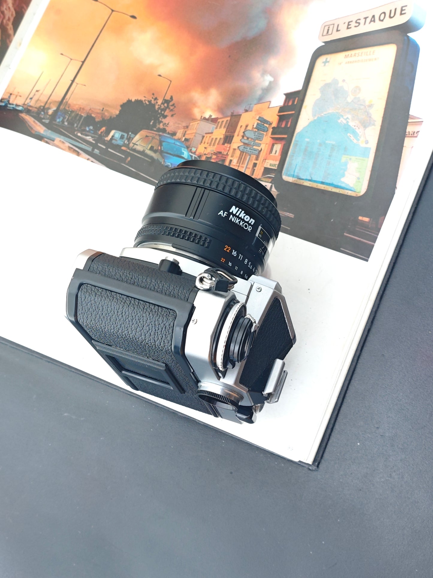 Nikon FE2 silver with AF Nikkor 35mm F2 D