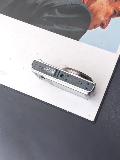 Used Casio EXILIM EX-ZS160 silver Digital Camera [No charger]