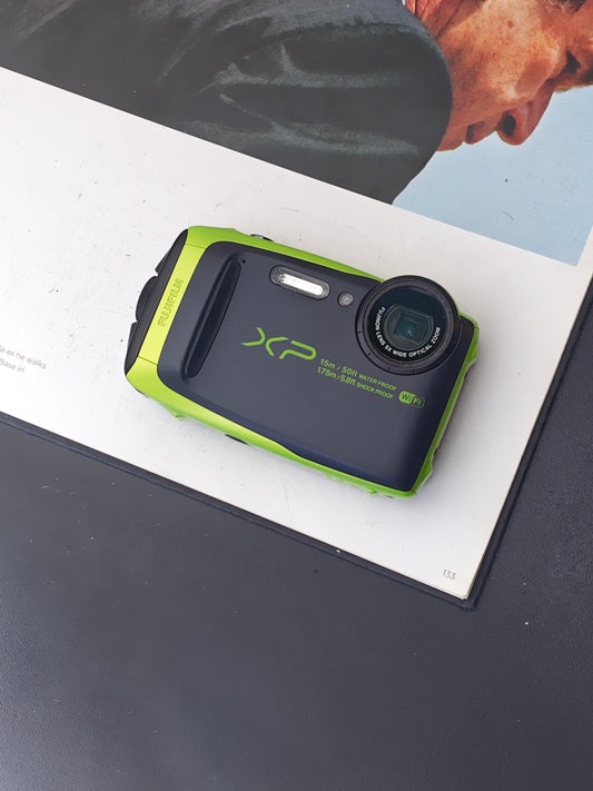 Used Fujifilm Finepix XP90 Waterproof black-green Digital Camera [No charger]