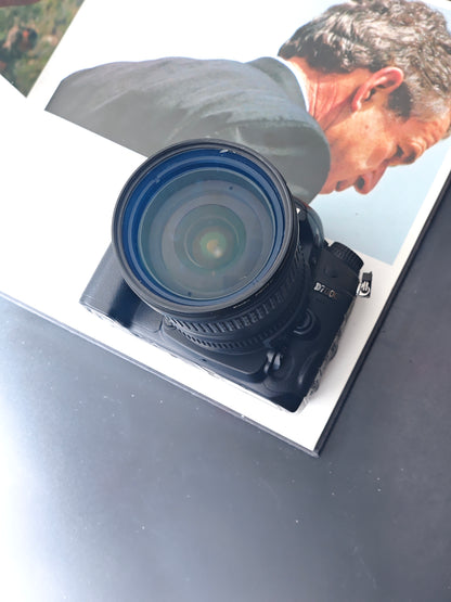 Used Nikon D7000 with AF-S Nikkor 18-200mm F3.5-5.6 G ED [No charger]