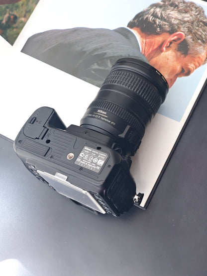 Used Nikon D7000 with AF-S Nikkor 18-200mm F3.5-5.6 G ED [No charger]