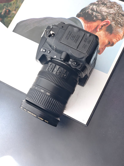 Used Nikon D7000 with AF-S Nikkor 18-200mm F3.5-5.6 G ED [No charger]