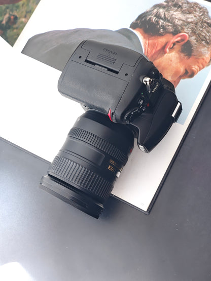 Used Nikon D7000 with AF-S Nikkor 18-200mm F3.5-5.6 G ED [No charger]