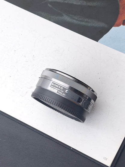 Used Sony NEX-3 with E 18-55mm F3.5-5.6 OSS and E 16mm F2.8 [JPN only, No charger]