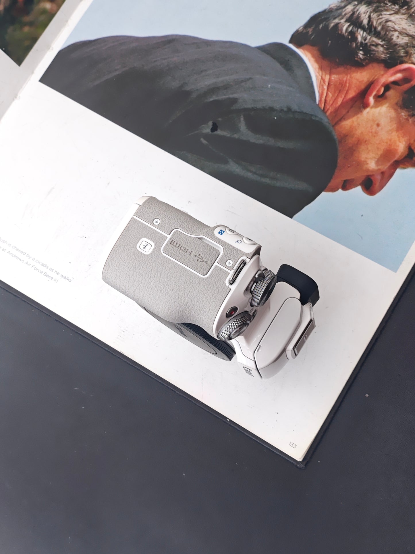 Used Canon EOS kiss M with Double Zoom Kit Digital Camera [with box]