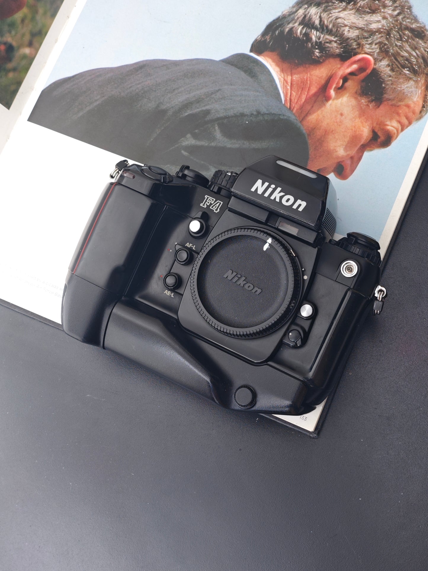 *READ* Nikon F4s body #2107092