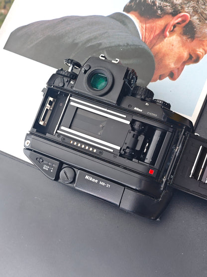 *READ* Nikon F4s body #2107092