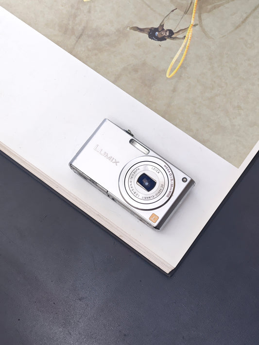 *READ* Used Panasonic Lumix DMC-FX33 silver Digital Camera [No charger]