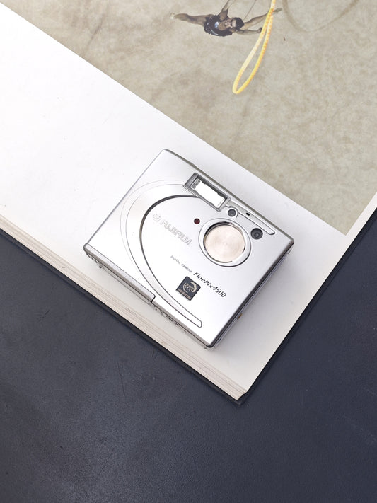 Used Fujifilm FinePix 4500 Digital Camera [with box]