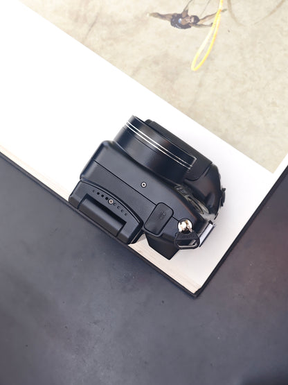 *READ* Used Nikon Coolpix 5000 Digital Camera [No charger]