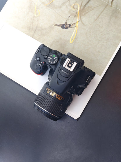 Used Nikon D5500 with Nikon AF-S Nikkor 18-55mm F3.5-5.6 G II VR [No charger] #2026017(สำเนา)