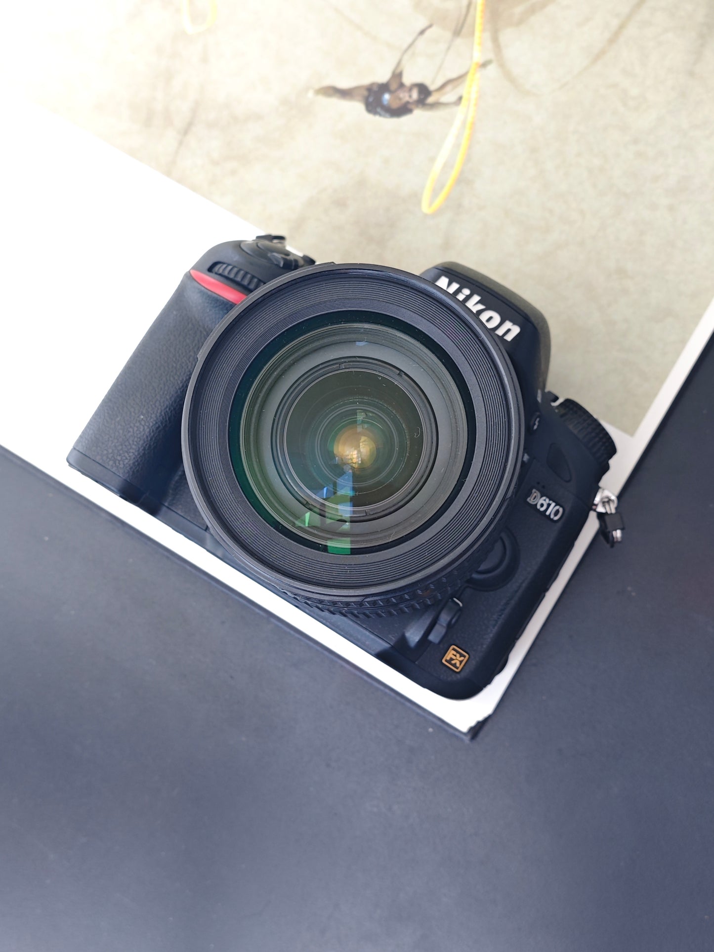 *READ* Nikon D610 with Nikon Nikkor AF 28-200mm F3.5-5.6 D [No charger]