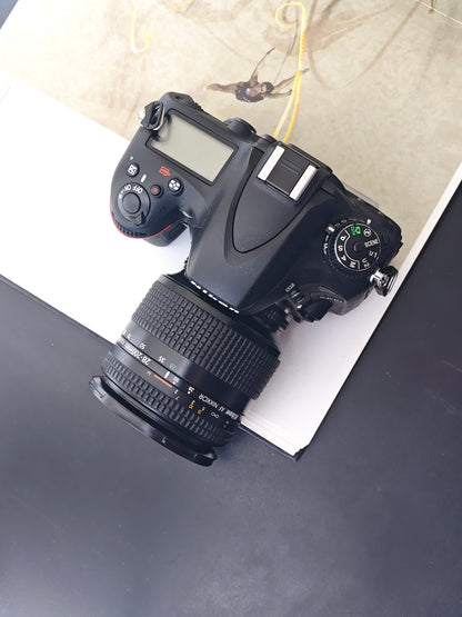 *READ* Nikon D610 with Nikon Nikkor AF 28-200mm F3.5-5.6 D [No charger]