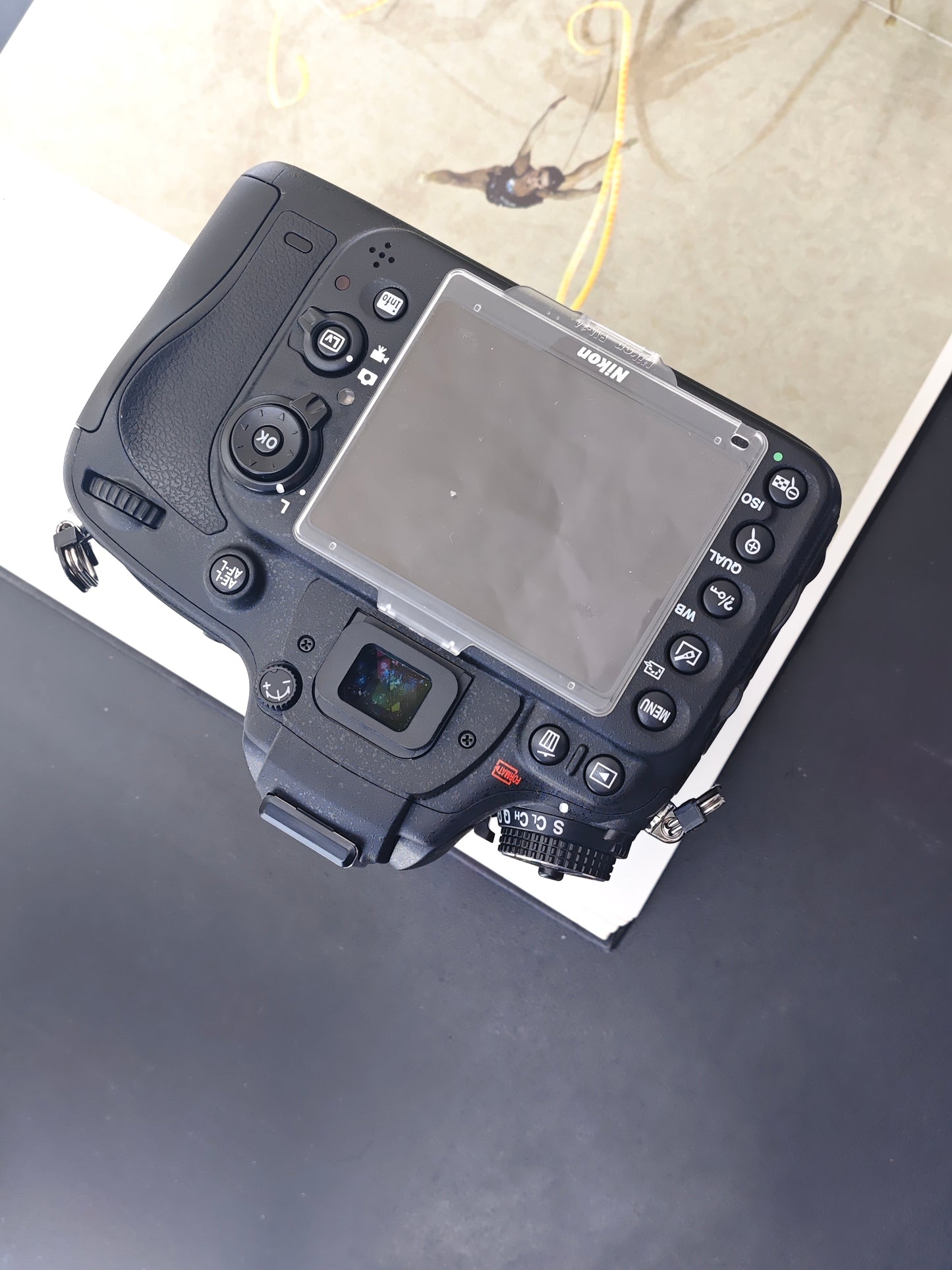 *READ* Nikon D610 with Nikon Nikkor AF 28-200mm F3.5-5.6 D [No charger]