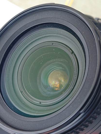 *READ* Nikon D610 with Nikon Nikkor AF 28-200mm F3.5-5.6 D [No charger]