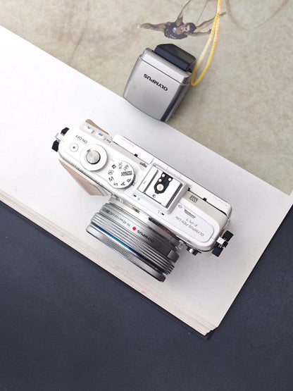 Used Olympus Pen Lite E-PL7 with Double Zoom Kit Digital Camera [No charger] #BHAB03103