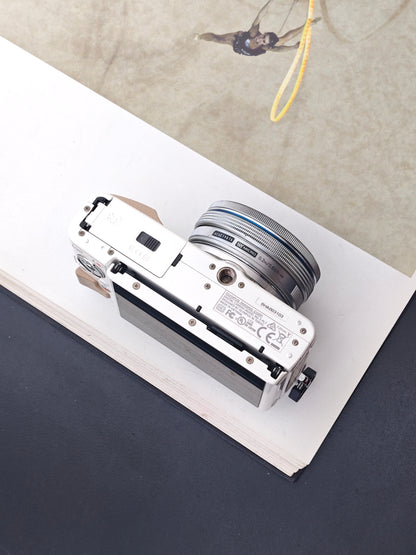 Used Olympus Pen Lite E-PL7 with Double Zoom Kit Digital Camera [No charger] #BHAB03103